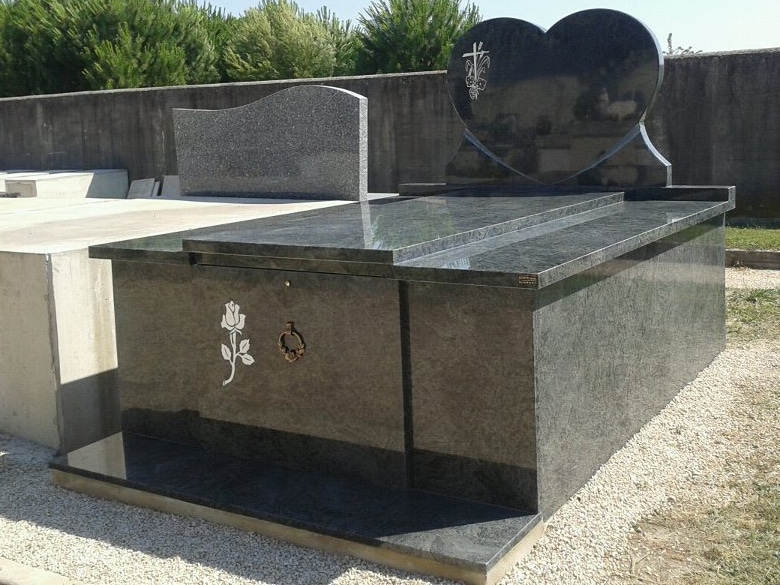 Pompes funebres Altoviti monument funeraire